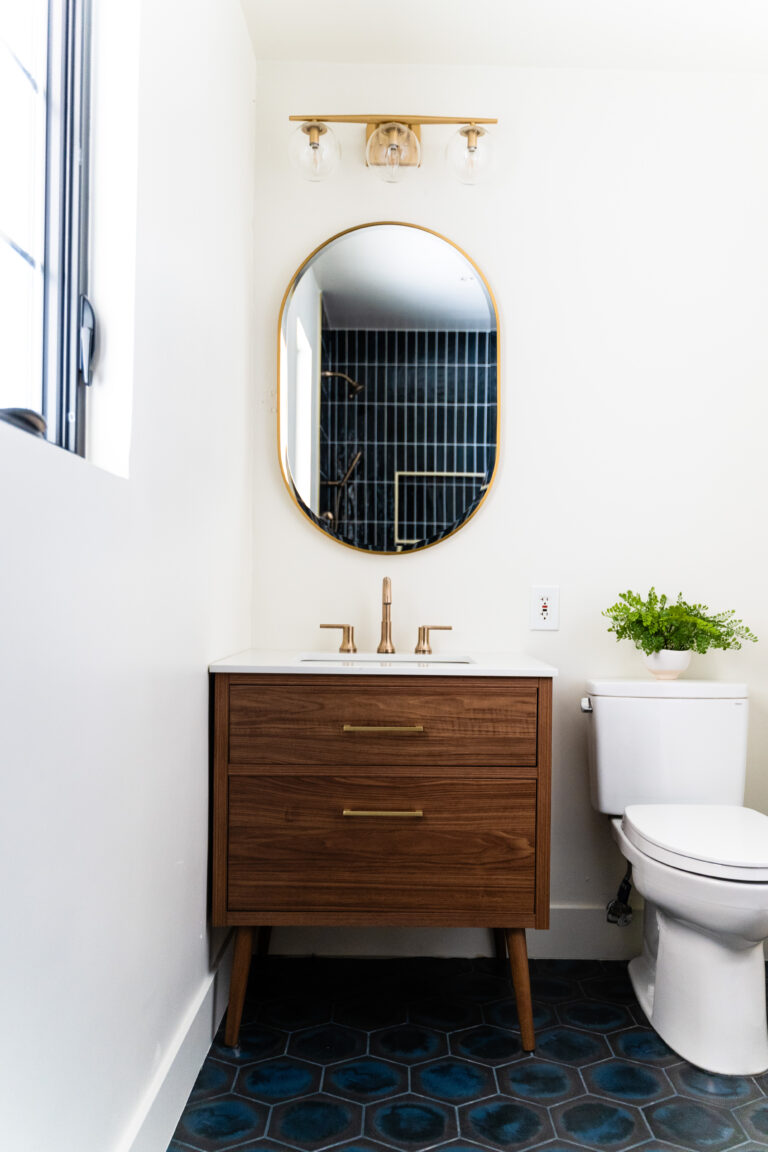 Custom Bathroom - Hollyhock